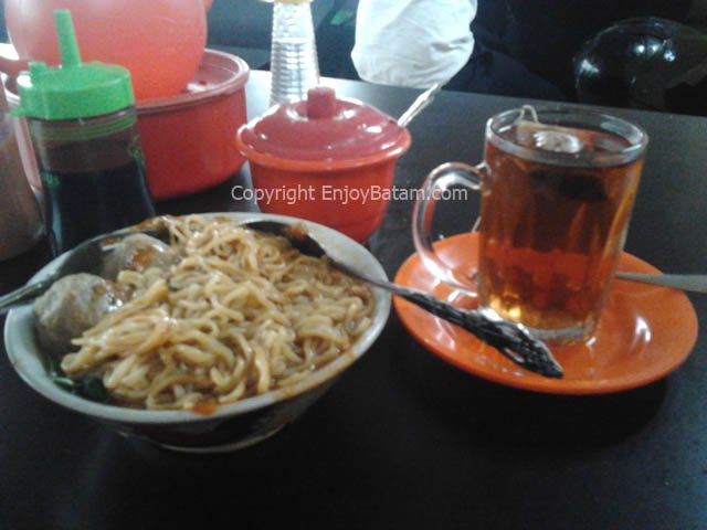Menikmati Bakso Gajah Mungkur Wonogiri di Panbil Mall Batam