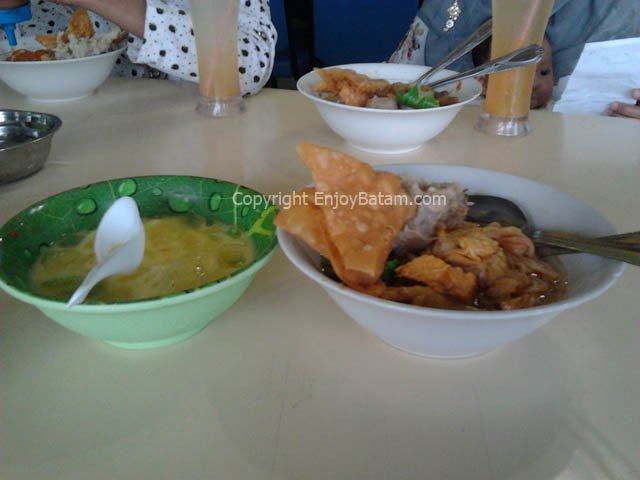 Wisata Kuliner Bakso Gunung Batam