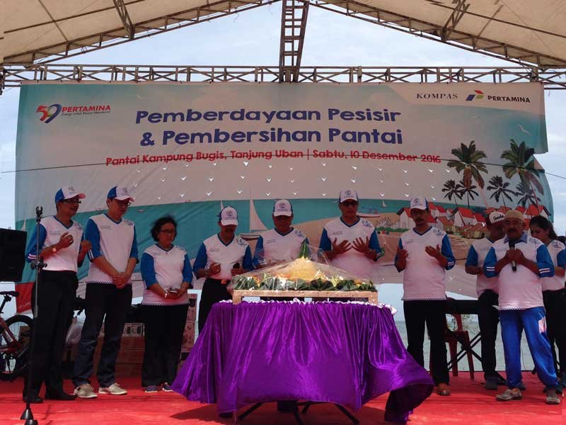 Pemberdayaan Pesisir dan Pembersihan Pantai di HUT ke 59 Pertamina